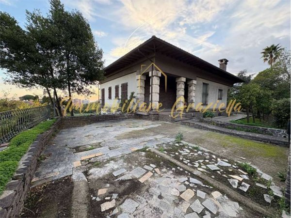 casa indipendente in vendita a Vallecrosia