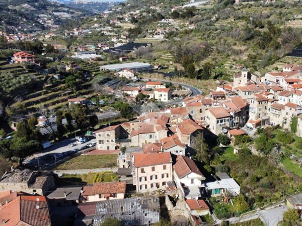 appartamento in vendita a Vallecrosia in zona Vallecrosia Alta