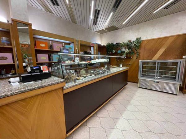 negozio in vendita a Vallecrosia