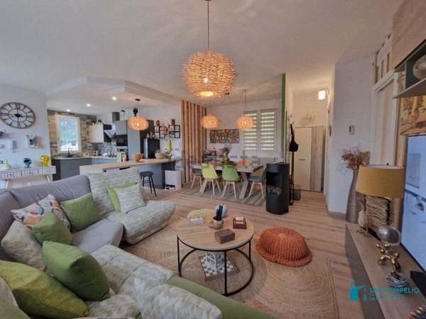 casa indipendente in vendita a Vallecrosia in zona Vallecrosia Alta