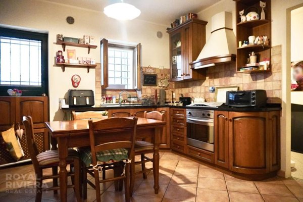 appartamento in vendita a Vallecrosia in zona Vallecrosia Alta