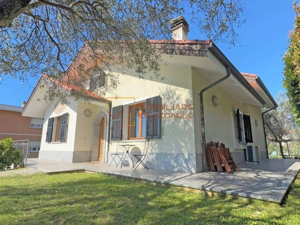 casa indipendente in vendita a Vallecrosia