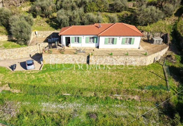 casa indipendente in vendita a Vallecrosia