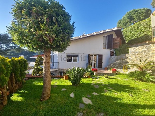 casa indipendente in vendita a Vallecrosia