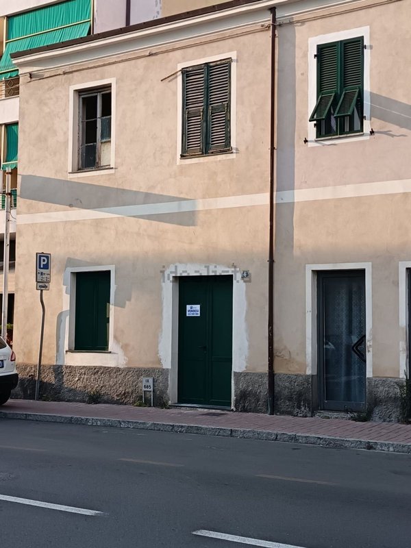 negozio in vendita a Vallecrosia