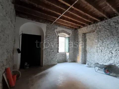 negozio in vendita a Vallecrosia