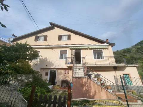 casa indipendente in vendita a Vallecrosia