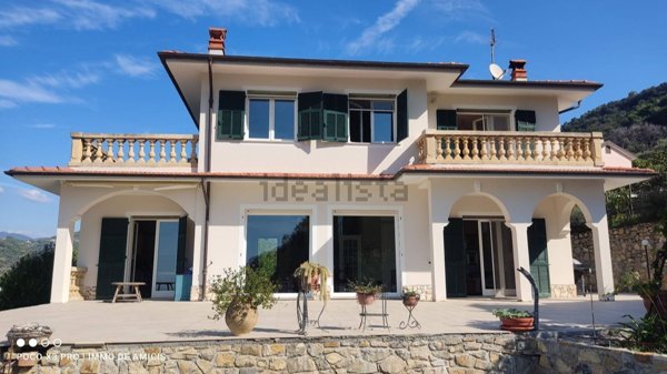 casa indipendente in vendita a Vallecrosia in zona Vallecrosia Alta