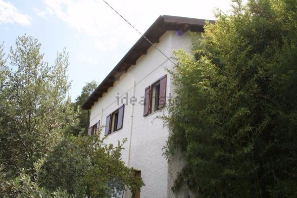 casa indipendente in vendita a Vallecrosia in zona Vallecrosia Alta
