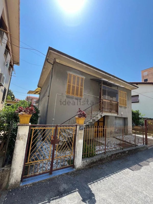 casa indipendente in vendita a Vallecrosia