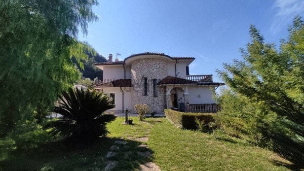 casa indipendente in vendita a Vallecrosia in zona Vallecrosia Alta