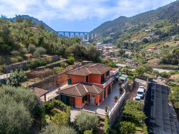casa indipendente in vendita a Vallecrosia