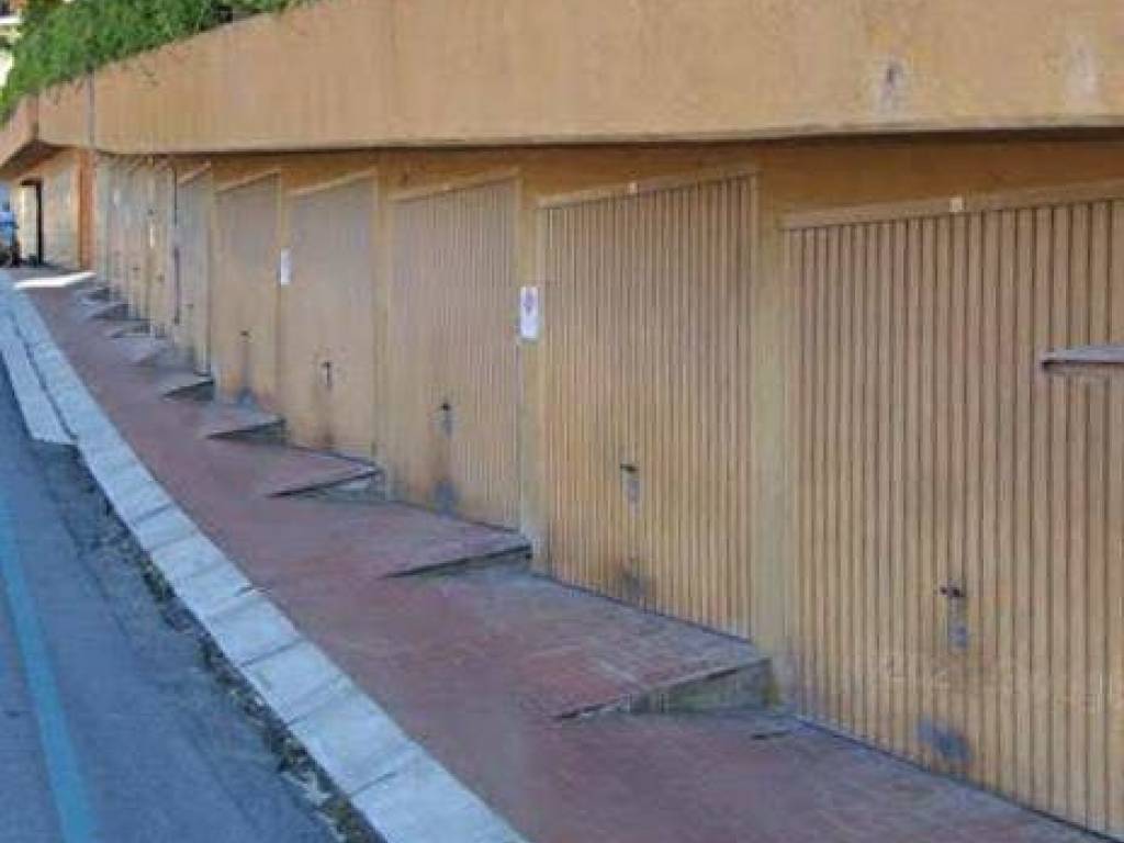 box auto in vendita a Vallecrosia