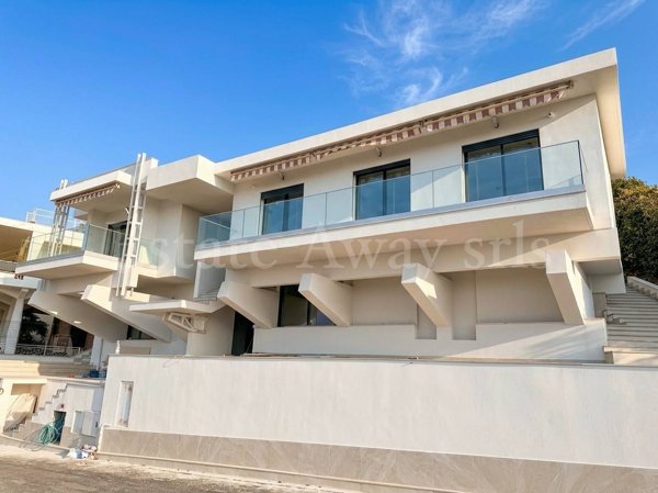 casa indipendente in vendita a Vallecrosia