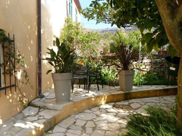 casa indipendente in vendita a Vasia in zona Pianavia