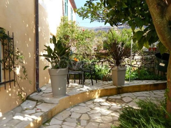 casa indipendente in vendita a Vasia in zona Pianavia