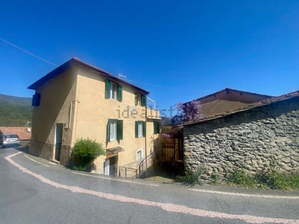 casa indipendente in vendita a Vasia in zona Pantasina