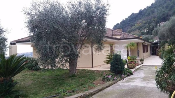 casa indipendente in vendita a Ventimiglia