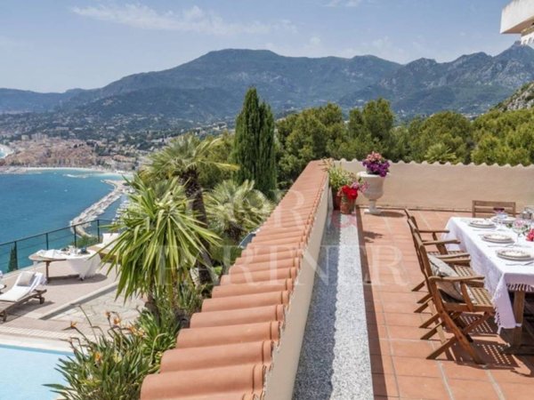 casa indipendente in vendita a Ventimiglia in zona Grimaldi
