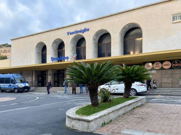negozio in vendita a Ventimiglia