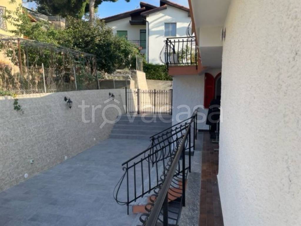 casa indipendente in vendita a Ventimiglia