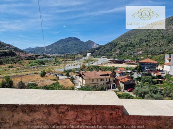 casa indipendente in vendita a Ventimiglia in zona Varase