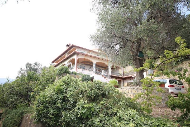 casa indipendente in vendita a Ventimiglia