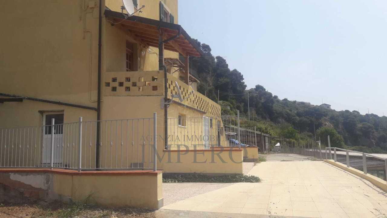 casa indipendente in vendita a Ventimiglia