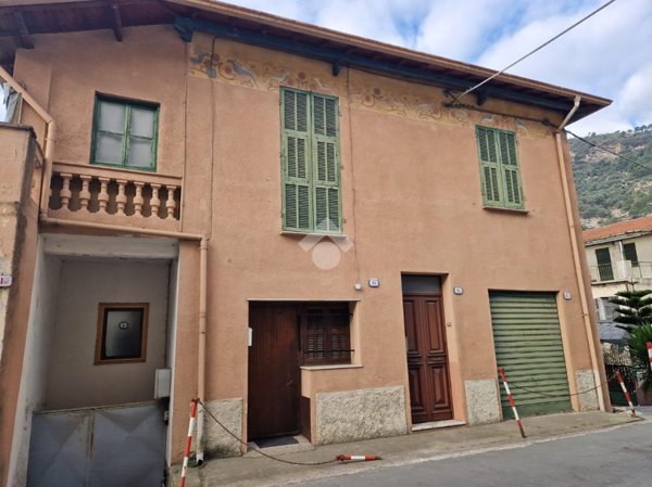 casa indipendente in vendita a Ventimiglia in zona Calvo