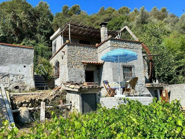casa indipendente in vendita a Ventimiglia