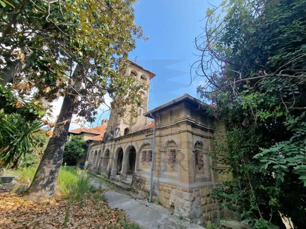 casa indipendente in vendita a Ventimiglia in zona Latte