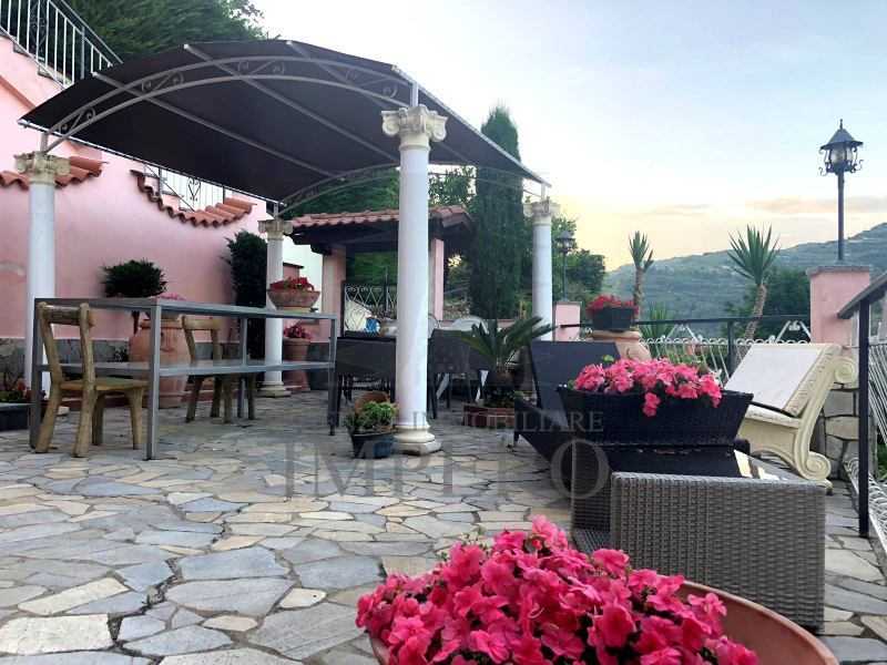 casa indipendente in vendita a Ventimiglia