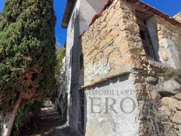 casa indipendente in vendita a Ventimiglia in zona Calvo