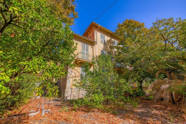 casa indipendente in vendita a Ventimiglia