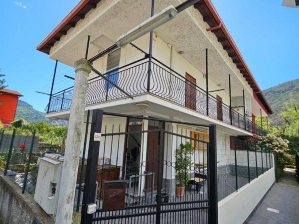 casa indipendente in vendita a Ventimiglia in zona Porra