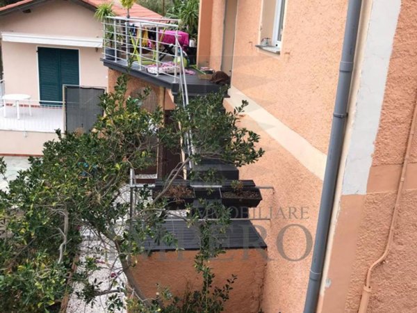 casa indipendente in vendita a Ventimiglia in zona Grimaldi