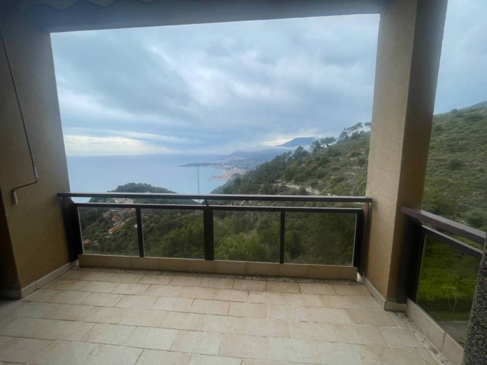 appartamento in vendita a Ventimiglia in zona Mortola Superiore