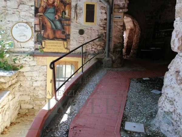 casa indipendente in vendita a Ventimiglia in zona Verrandi