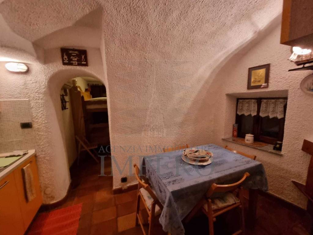 appartamento in vendita a Ventimiglia in zona Seglia / San Bernardo
