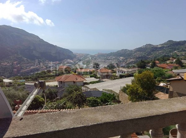 appartamento in vendita a Ventimiglia in zona Seglia / San Bernardo