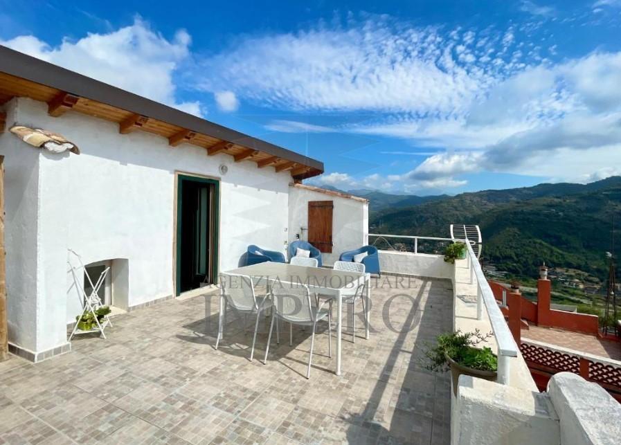 appartamento in vendita a Ventimiglia in zona Seglia / San Bernardo