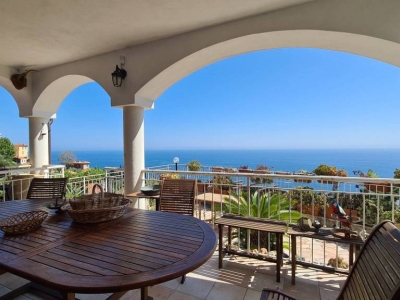 casa indipendente in vendita a Ventimiglia