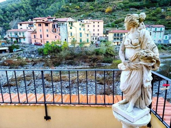 casa indipendente in vendita a Ventimiglia in zona Torri