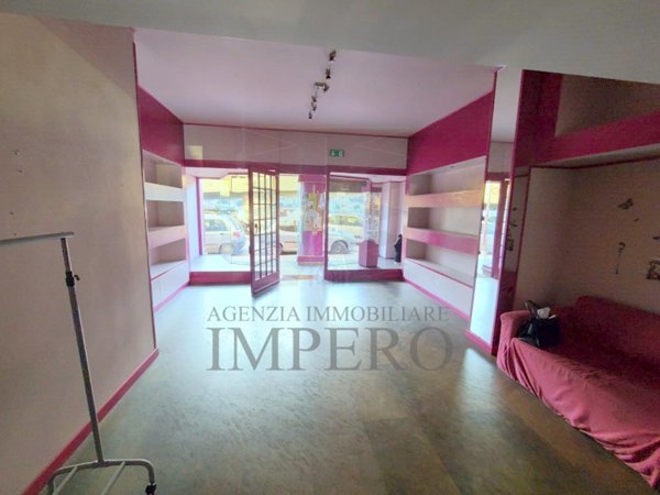 locale commerciale in vendita a Ventimiglia