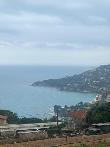 casa indipendente in vendita a Ventimiglia in zona Latte
