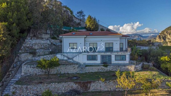 casa indipendente in vendita a Ventimiglia