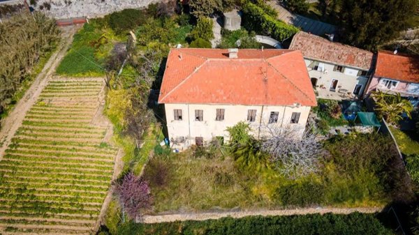 casa indipendente in vendita a Ventimiglia