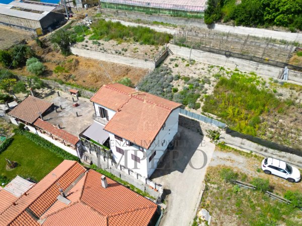 casa indipendente in vendita a Ventimiglia