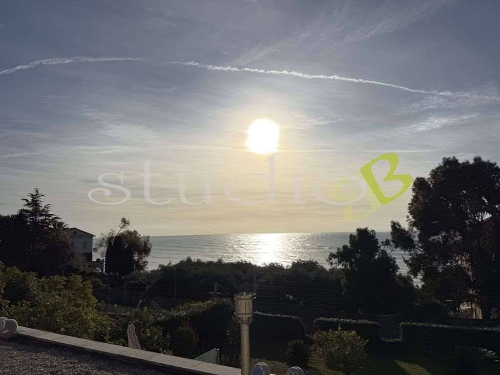 appartamento in vendita a Ventimiglia in zona Latte