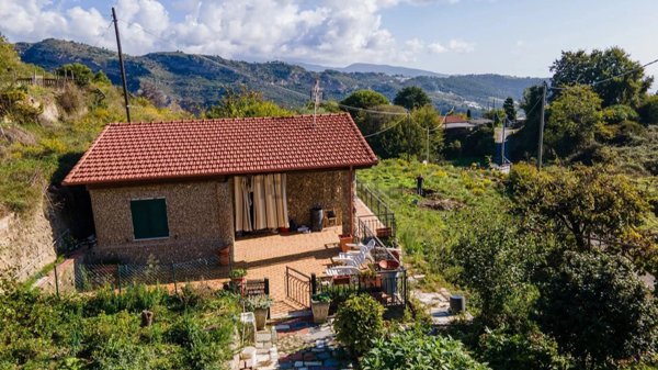 casa indipendente in vendita a Ventimiglia